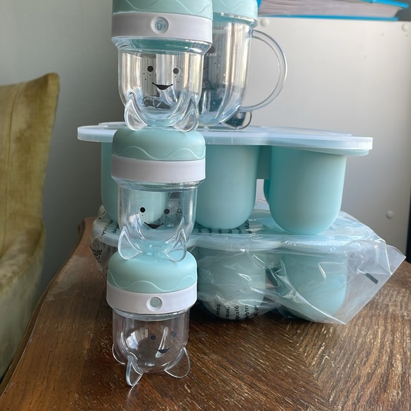 Nutribullet Baby Bullet Silicone Storage Cups & 1 plastic cup - Picture 7 of 7